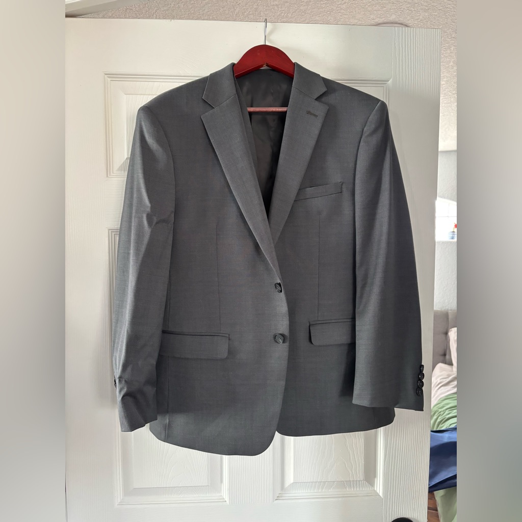 Calvin Klein Medium Grey Suit Jacket And Matching Vest - Size 42s
